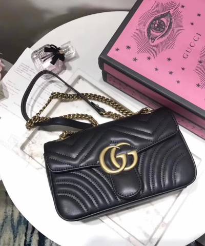 Сумка Gucci GG Marmont Small Shoulder Bag
